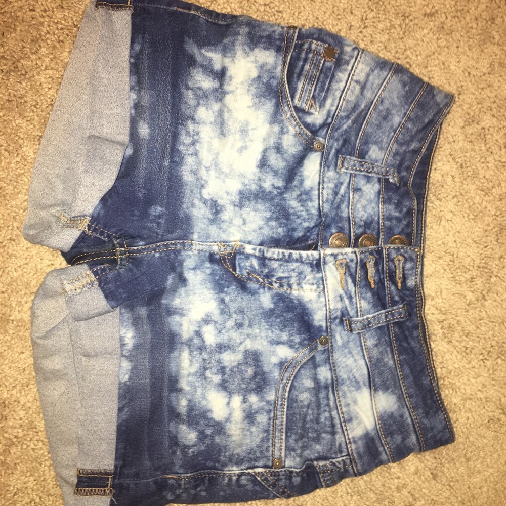 Bleached shorts